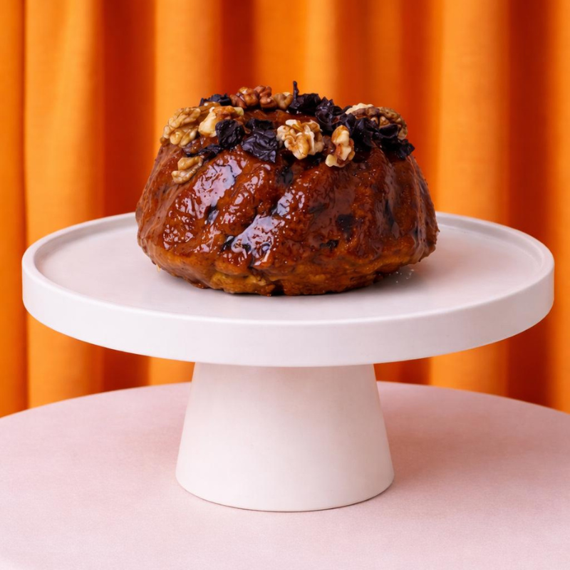 Baba ze śliwką i orzechami